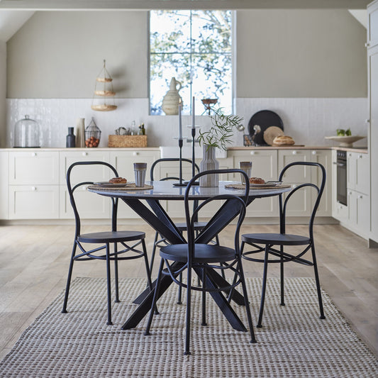 MILAN – matbord i marmor med gedigen konstruktion