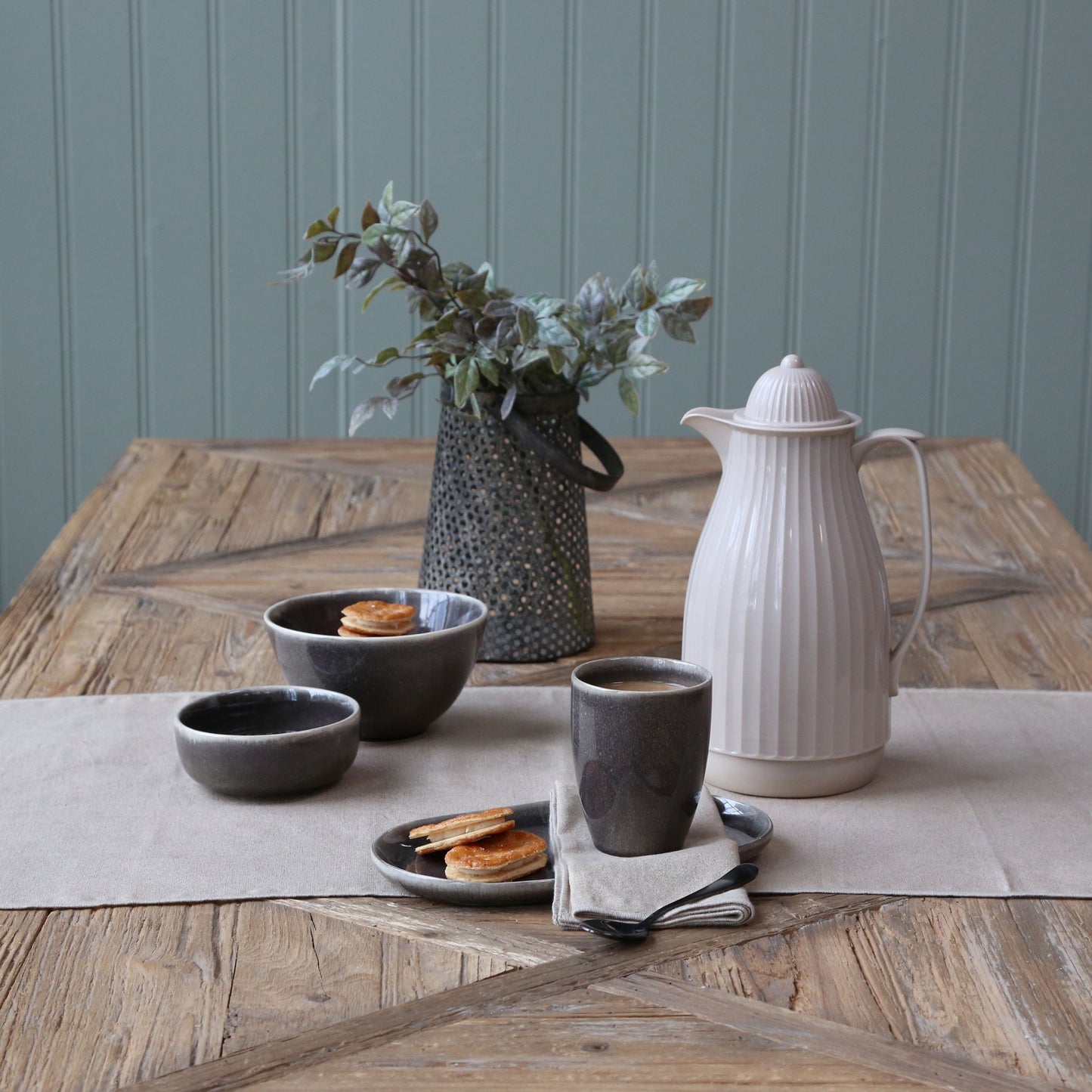 Chic Antique – Fransk Matbord i Massivt Återvunnet Trä