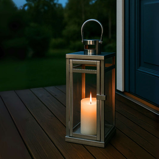 Silverfärgad Ljuslykta i rostfritt stål & härdat glas, 30x13 cm – Frostglans