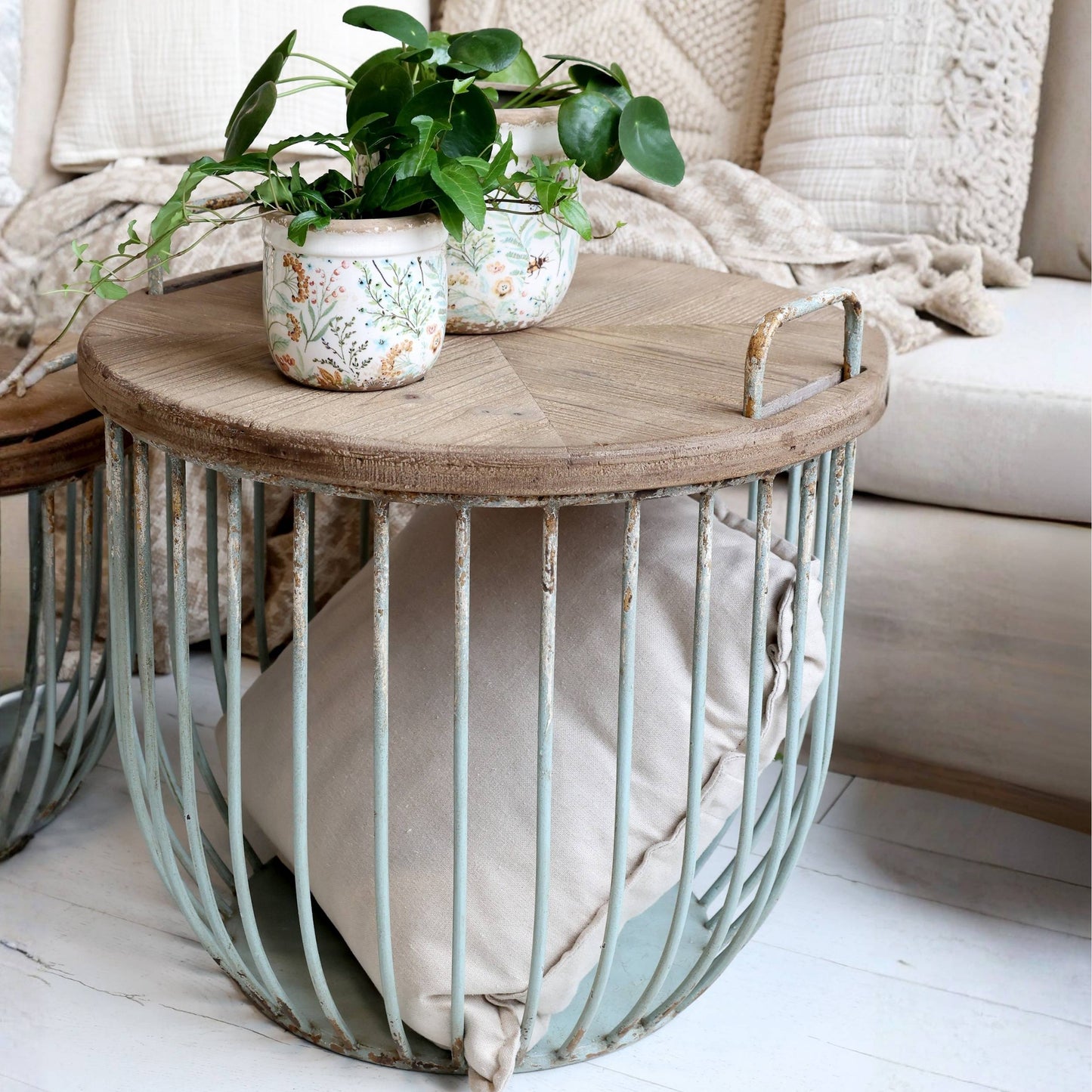 Chic Antique – Soffbord Set om 2 i Järn & Cypressträ (Vintage)