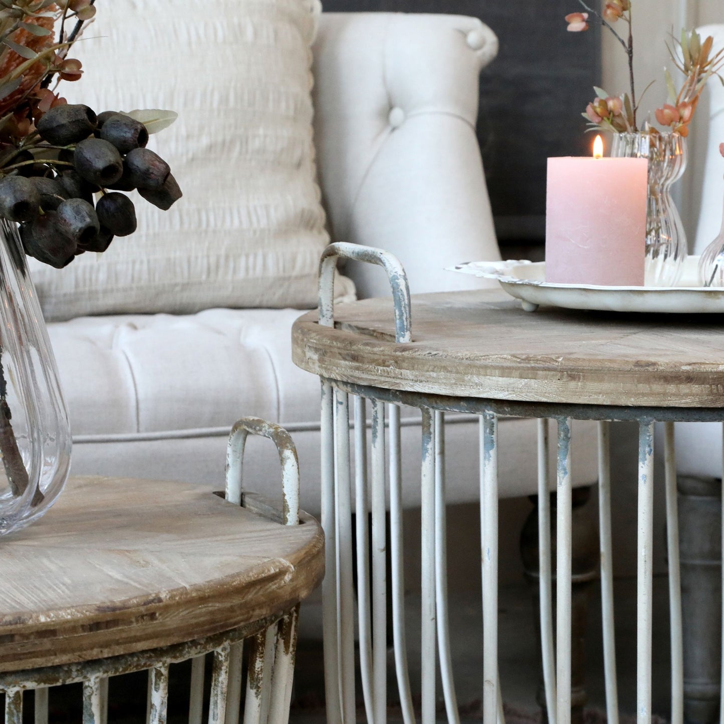 Chic Antique – Soffbord Set om 2 i Järn & Cypressträ (Vintage)