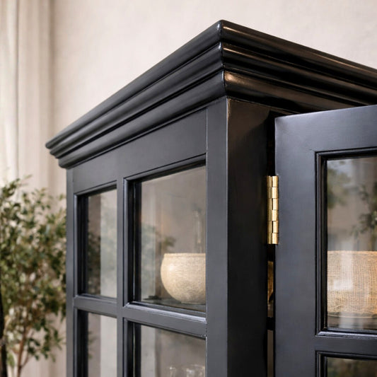 Majestätiskt Vitrinskåp i svart tidlös elegans | 4 Dörrar & Hyllor | Marseille