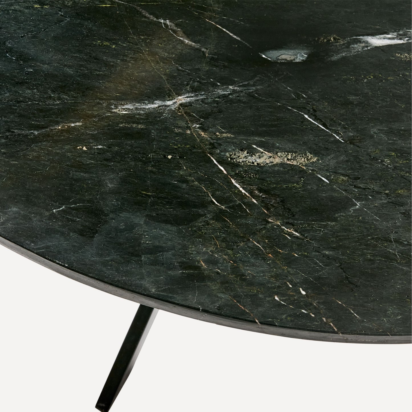 MILAN – matbord i svart marmor med gedigen konstruktion
