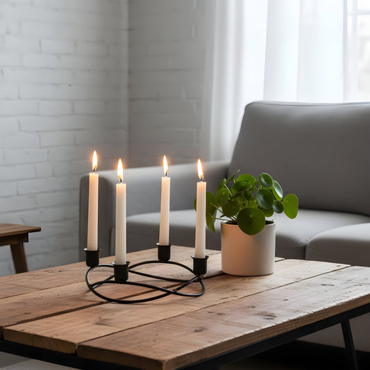 Svart ljusstake i metall – design för advent & året runt